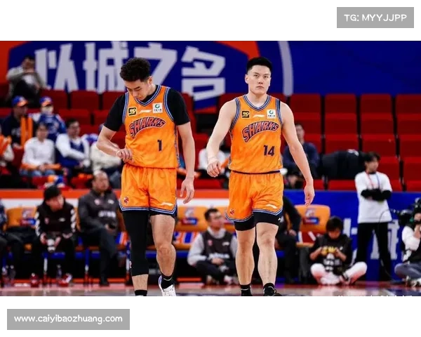 上海男篮签约美籍训练师强化三分战术全力备战关键对决 上海男篮签约美籍训练师强化三分战术全力备战关键对决